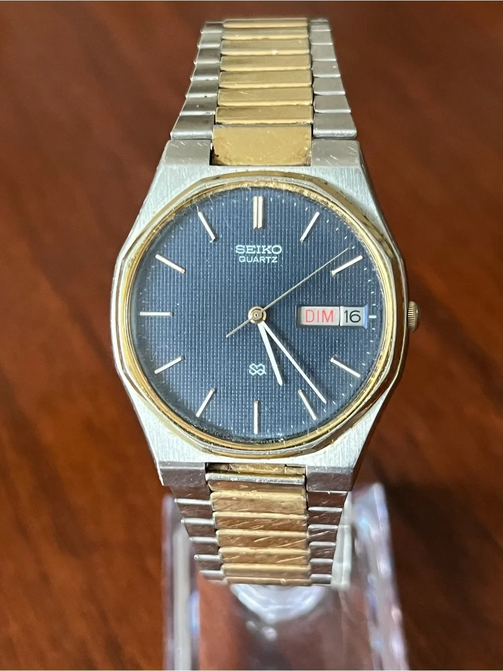Seiko 7123-7120 Quartz Two-Tone Day/Date Watch 7.5” Wrist Navy Dial